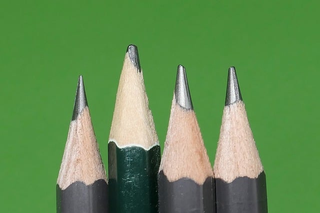 Free download pencils write draw drawing free picture to be edited with GIMP free online image editor