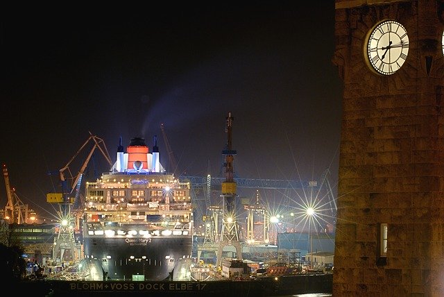 Free download Port Hamburg Queen Mary -  free photo or picture to be edited with GIMP online image editor