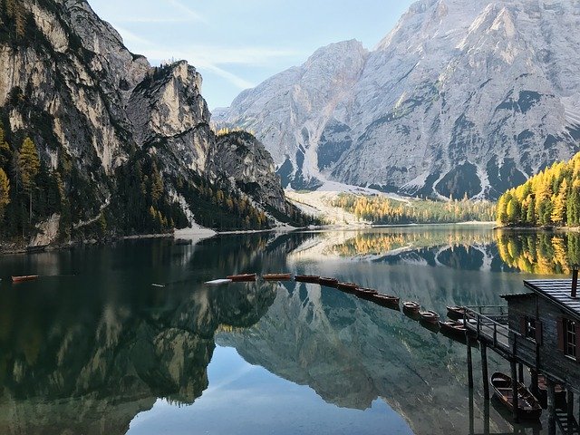 Unduh gratis Pegunungan Danau Pragser Wildsee - foto atau gambar gratis untuk diedit dengan editor gambar online GIMP