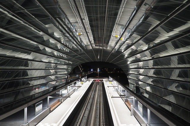 Free download Railway Station Hamburg Platform -  free photo or picture to be edited with GIMP online image editor