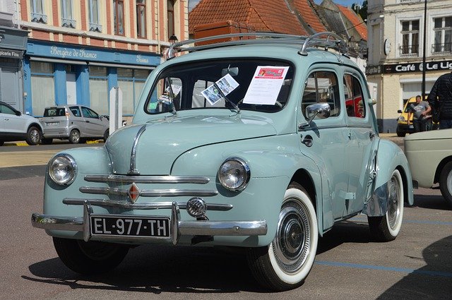 Free download Renault 4Cv Vehicle -  free photo or picture to be edited with GIMP online image editor