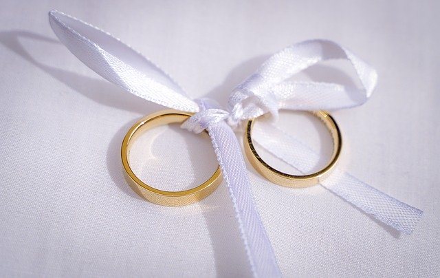 Free download Rings Wedding Golden -  free photo or picture to be edited with GIMP online image editor