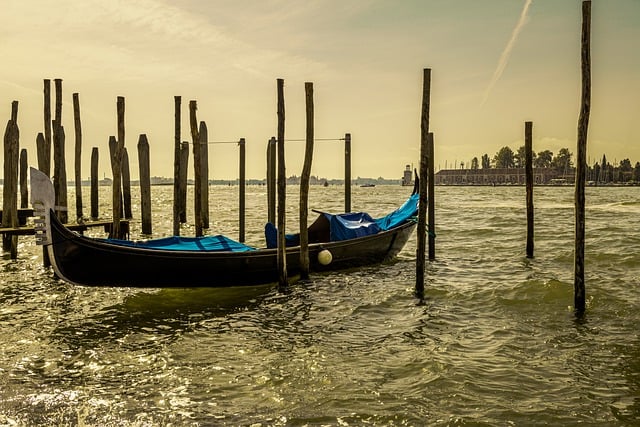 Free download sea gondola venice italy water free picture to be edited with GIMP free online image editor