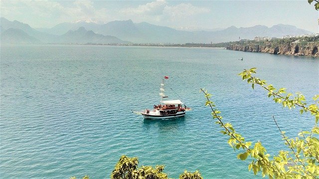 Tải xuống miễn phí Sea Nature Yacht - ảnh hoặc hình ảnh miễn phí được chỉnh sửa bằng trình chỉnh sửa hình ảnh trực tuyến GIMP