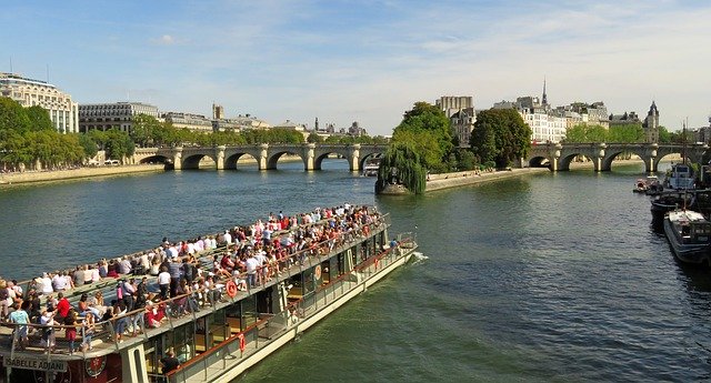 Free download Seine Paris Boats -  free photo or picture to be edited with GIMP online image editor