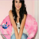 Selena Gomez with Pink color background  screen for extension Chrome web store in OffiDocs Chromium