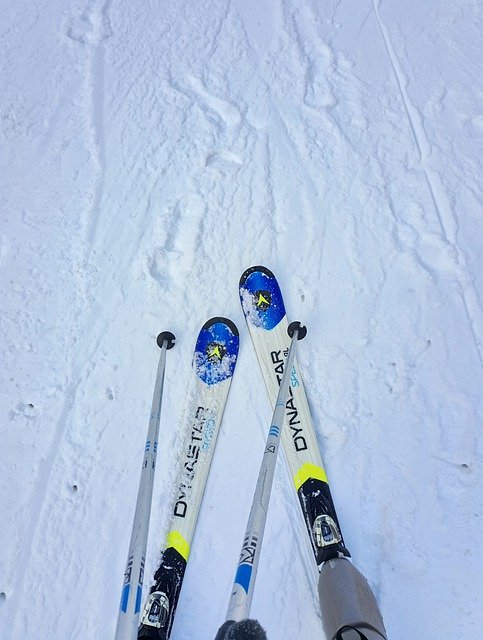 ດາວໂຫລດ Skiing Snow Sports ຟຣີ - ຮູບພາບຫຼືຮູບພາບທີ່ບໍ່ເສຍຄ່າເພື່ອແກ້ໄຂດ້ວຍຕົວແກ້ໄຂຮູບພາບອອນໄລນ໌ GIMP