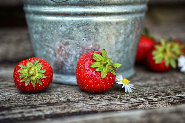 Free download strawberry fruit food ripe healthy free picture to be edited with GIMP free online image editor