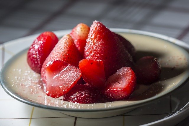 Muat turun percuma Strawberry Red - foto atau gambar percuma untuk diedit dengan editor imej dalam talian GIMP