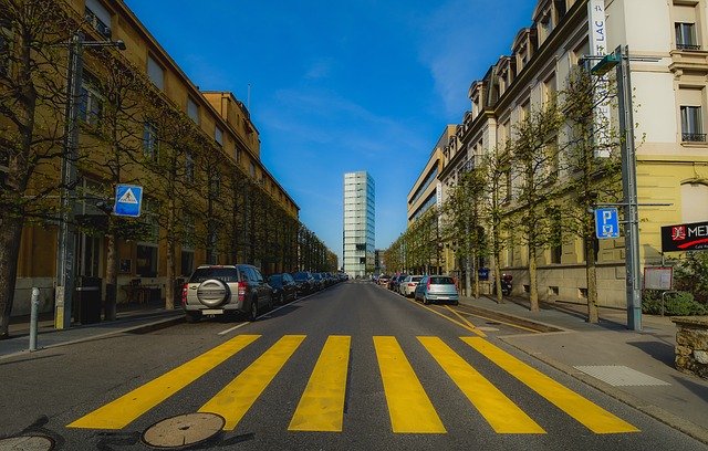 Muat turun percuma Laluan Pejalan Kaki Street Tower - foto atau gambar percuma untuk diedit dengan editor imej dalam talian GIMP