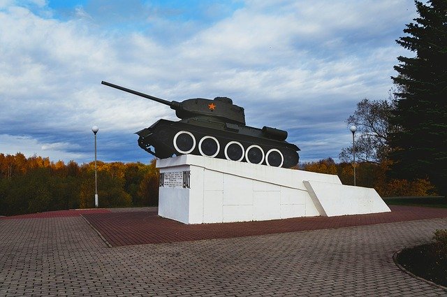 Free download Tank Monument Velikie Luki The -  free photo or picture to be edited with GIMP online image editor