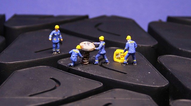 Free download tire repair miniature figures thw free picture to be edited with GIMP free online image editor