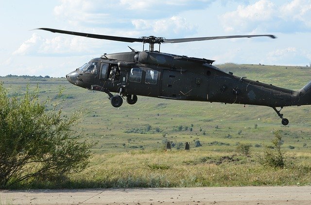 Free download uh 60 black hawk helicopter flight free picture to be edited with GIMP free online image editor