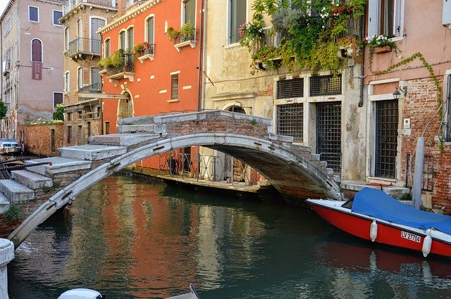 Free download Venice Gondola Bridge -  free photo or picture to be edited with GIMP online image editor