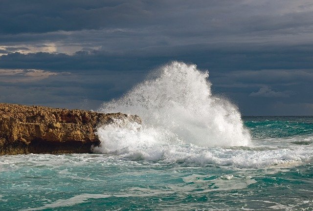 Free download wave smashing coast sea sky free picture to be edited with GIMP free online image editor