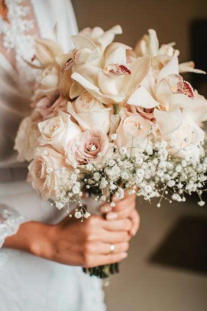 Free download wedding bride bridal bouquet free picture to be edited with GIMP free online image editor