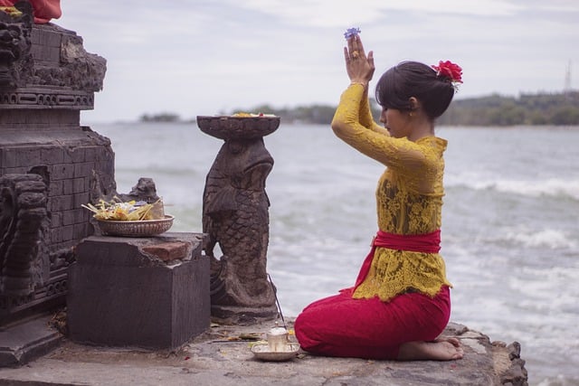 Téléchargement gratuit d'une image gratuite de rituels de femme tradition bali à modifier avec l'éditeur d'images en ligne gratuit GIMP