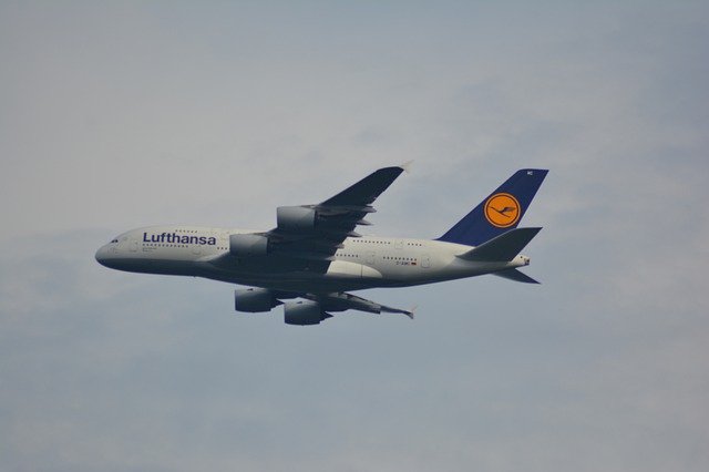 Téléchargement gratuit d'avions Lufthansa Transport - photo ou image gratuite à éditer avec l'éditeur d'images en ligne GIMP