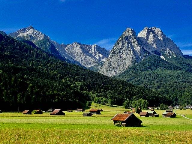 Bezpłatne pobieranie Alpine Wetterstein Mountains - bezpłatne zdjęcie lub obraz do edycji za pomocą internetowego edytora obrazów GIMP