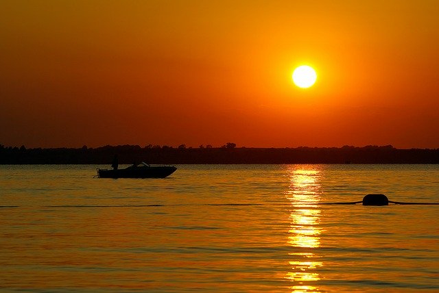 Libreng download Boating Canton Lake At Sunset - libreng larawan o larawan na ie-edit gamit ang GIMP online image editor