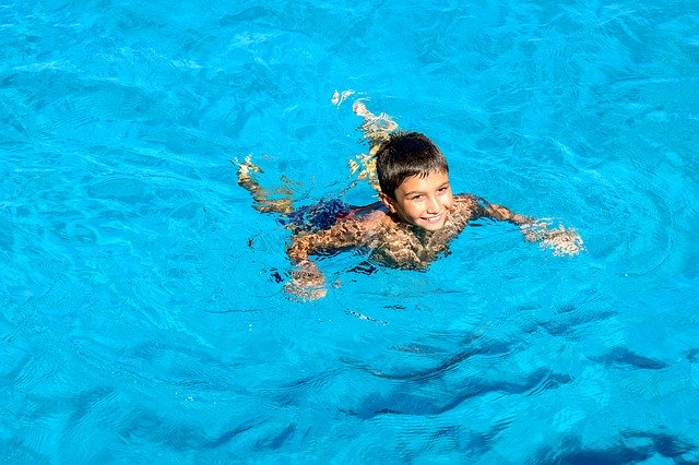 Gratis download Boy Swimming Sea - gratis foto of afbeelding om te bewerken met GIMP online afbeeldingseditor