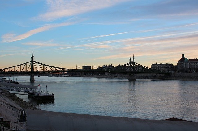 বিনামূল্যে ডাউনলোড করুন Budapest Danube Dusk বিনামূল্যের ফটো টেমপ্লেট GIMP অনলাইন ইমেজ এডিটর দিয়ে সম্পাদনা করা হবে