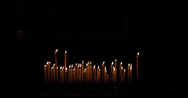 Muat turun percuma Candles Fire Flame - foto atau gambar percuma untuk diedit dengan editor imej dalam talian GIMP