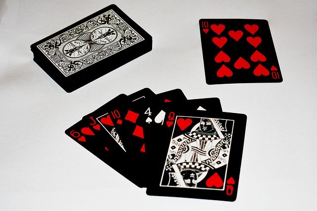 Download gratuito di Card Game A Deck Of Cards: foto o immagine gratuita da modificare con l'editor di immagini online GIMP