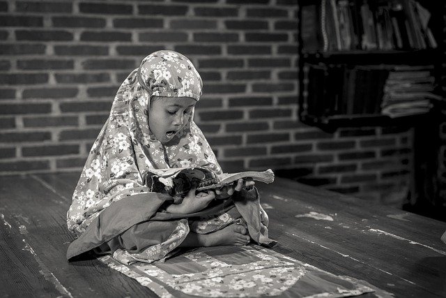 Free download child reading muslim quran student free picture to be edited with GIMP free online image editor