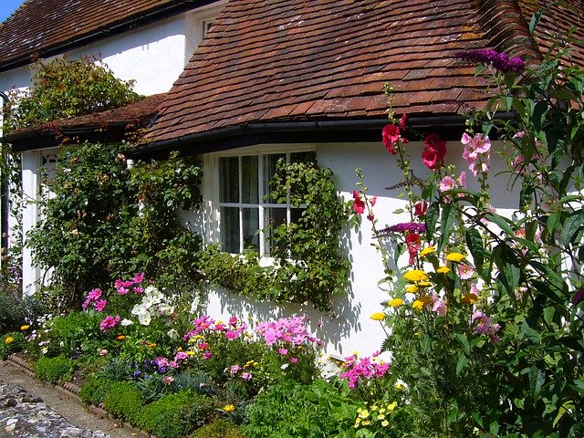 Free download cottage house flowers garden free picture to be edited with GIMP free online image editor