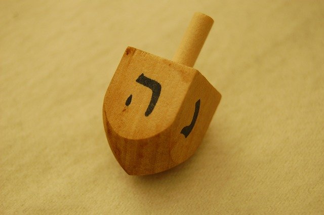 Бесплатная загрузка Dreidel Hannukah Toy - бесплатное фото или изображение для редактирования с помощью онлайн-редактора изображений GIMP