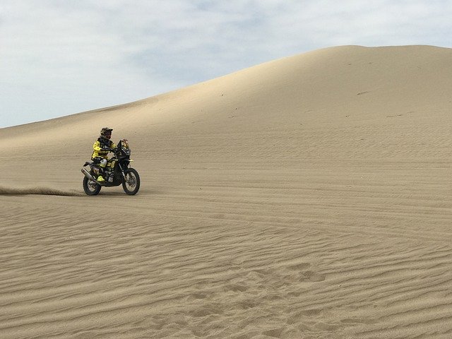 免费下载 Dune Motorcycle Dakkar - 使用 GIMP 在线图像编辑器编辑的免费照片或图片