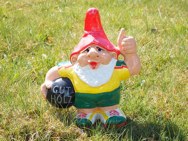 Free download dwarf thumbs up prima garden gnome free picture to be edited with GIMP free online image editor