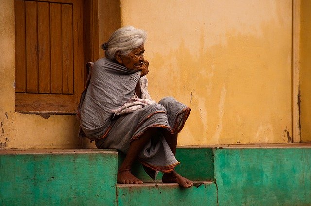 Free download elderly woman old woman free picture to be edited with GIMP free online image editor