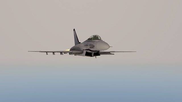 免费下载 Eurofighter Typhoon Jet Plane 免费照片模板，可使用 GIMP 在线图像编辑器进行编辑