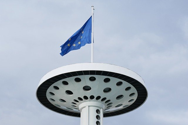 Kostenloser Download der Europa-Flaggenmast-Plattform - kostenloses Foto oder Bild zur Bearbeitung mit dem GIMP-Online-Bildbearbeitungsprogramm