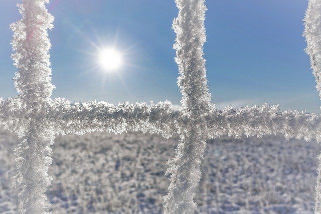 Free download fence hoarfrost frozen snow sun free picture to be edited with GIMP free online image editor