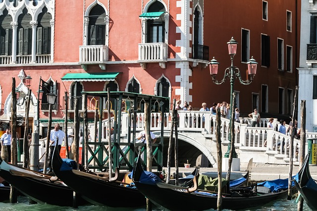 Muat turun percuma Italy Venessia The Gondolier - foto atau gambar percuma untuk diedit dengan editor imej dalam talian GIMP