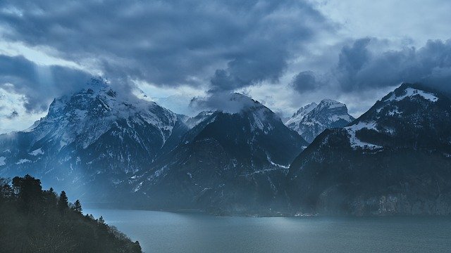 قم بتنزيل قالب صور مجاني من Lake Lucerne Region Clouds لتحريره باستخدام محرر الصور عبر الإنترنت GIMP