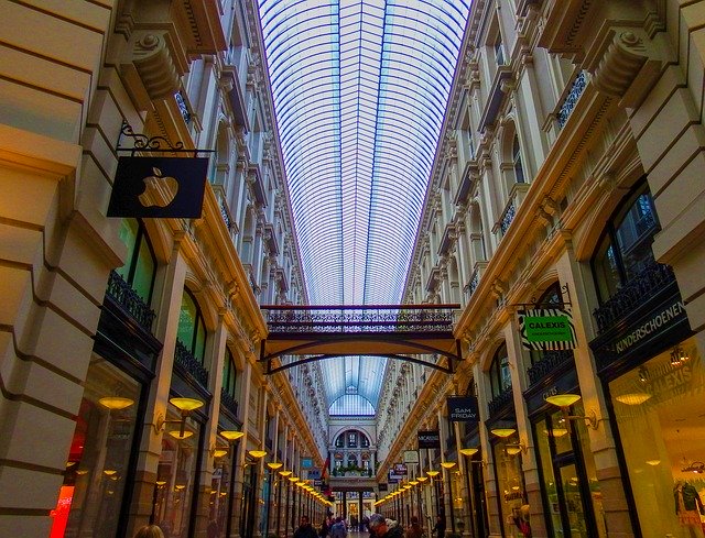 ดาวน์โหลดฟรี Lights Passage Architecture - ภาพถ่ายหรือรูปภาพฟรีที่จะแก้ไขด้วยโปรแกรมแก้ไขรูปภาพออนไลน์ GIMP