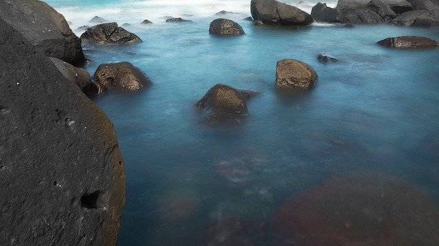 Téléchargement gratuit Long Exposure Sea Rock - photo ou image gratuite à éditer avec l'éditeur d'images en ligne GIMP