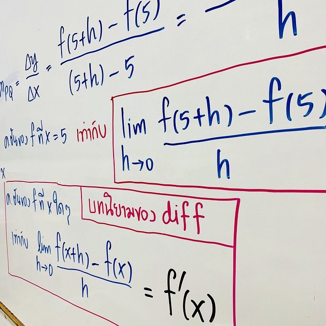 Unduh gratis Math Calculus Board - foto atau gambar gratis untuk diedit dengan editor gambar online GIMP