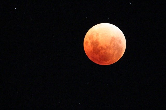 免费下载 Moon Eclipse Night - 免费照片模板，可使用 GIMP 在线图像编辑器进行编辑