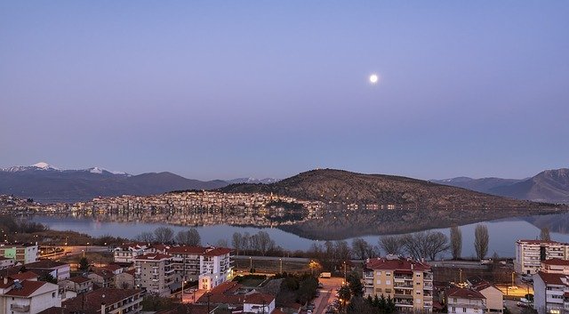 הורדה חינם Moon Lake Kastoria - תמונה או תמונה בחינם לעריכה עם עורך התמונות המקוון GIMP