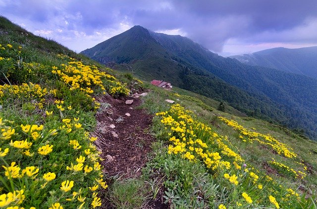 Download gratuito Mountain Peak Sky - foto o immagine gratuita da modificare con l'editor di immagini online di GIMP