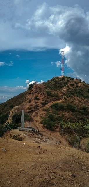 הורדה חינם Mountain Walk Buga Valle Del - תמונה או תמונה בחינם לעריכה עם עורך התמונות המקוון GIMP