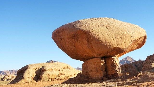 Безкоштовно завантажте Pierre Fungus Desert - безкоштовну фотографію або зображення для редагування за допомогою онлайн-редактора зображень GIMP