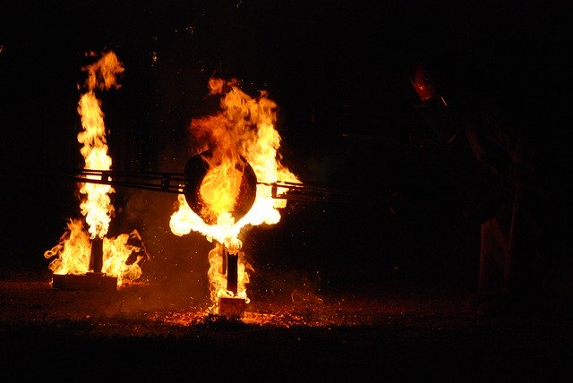 ດາວໂຫລດຟຣີ Pot Boiling Hot Molten - ຮູບພາບຫຼືຮູບພາບທີ່ບໍ່ເສຍຄ່າເພື່ອແກ້ໄຂດ້ວຍບັນນາທິການຮູບພາບອອນໄລນ໌ GIMP