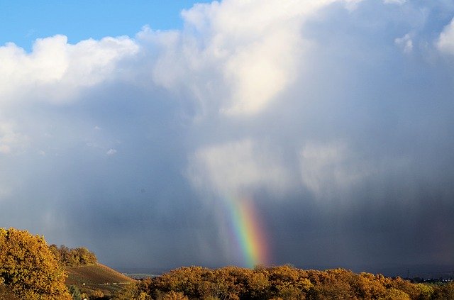 Descarga gratuita Rainbow Clouds Sky: foto o imagen gratuita para editar con el editor de imágenes en línea GIMP