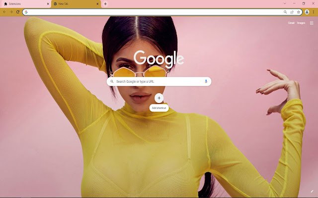 Kylie Jenner  from Chrome web store to be run with OffiDocs Chromium online